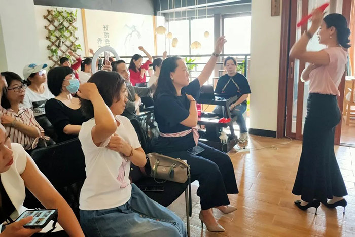 君康能会员福利日丨颈椎病分十级，来测测你属于哪一级！